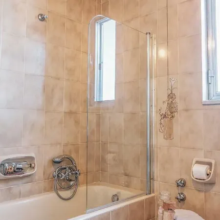 Oda ve Kahvaltı Hills